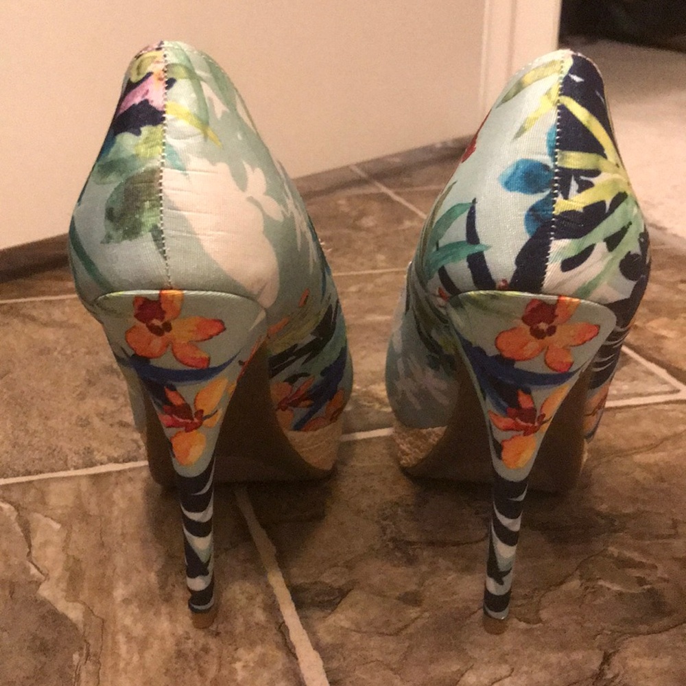 Open toe platform heels - Picture 5 of 5